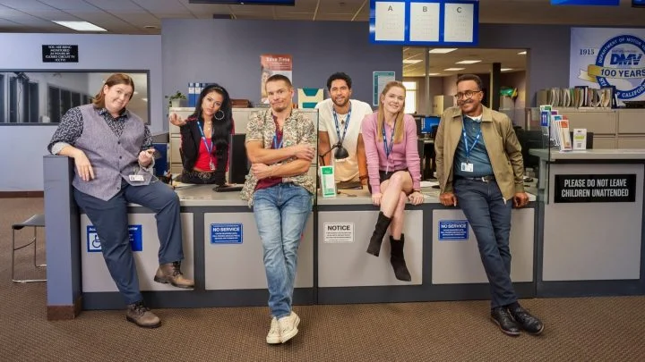 مسلسل DMV الموسم الاول الحلقة 9 مترجمة