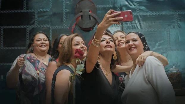 فيلم دخل الربيع يضحك ( 2025 )